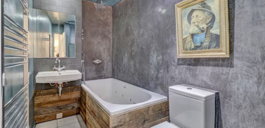 3 bedroom flat for Sale